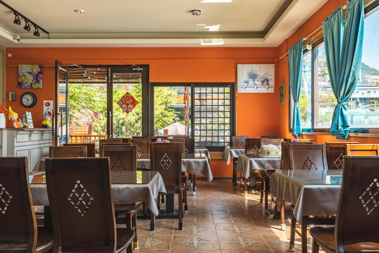 Hua Mu Xing Jing B&B Renai Bagian luar foto