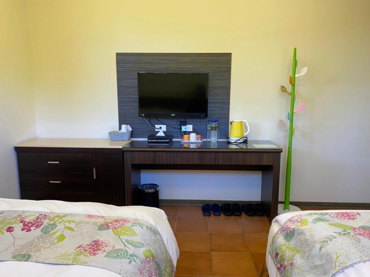 Hua Mu Xing Jing B&B Renai Bagian luar foto