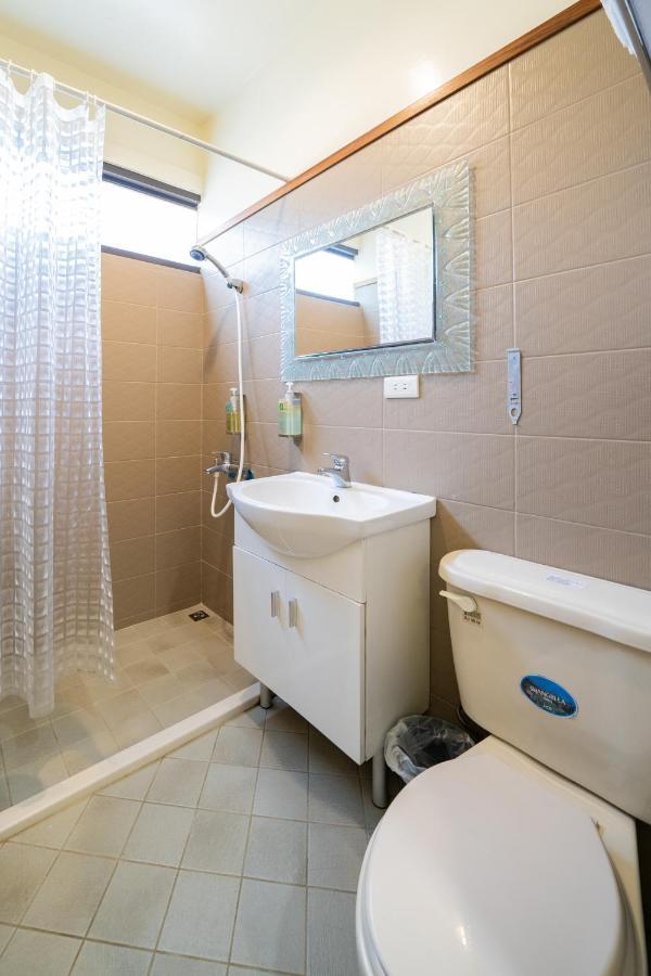 Hua Mu Xing Jing B&B Renai Bagian luar foto